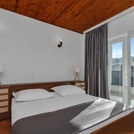 Cobrnic Apartment *