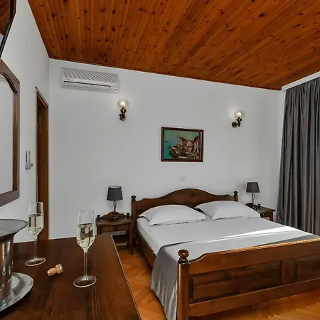Apartment Cobrnic *