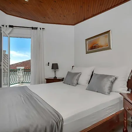 Cobrnic Apartment *