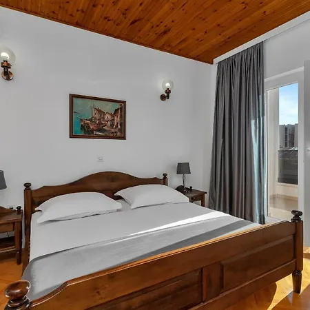 Apartment Cobrnic *