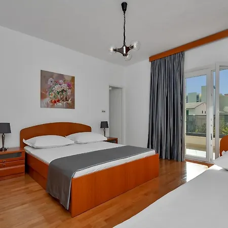 Cobrnic Apartment