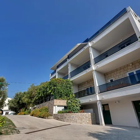 Apartment Cobrnic *