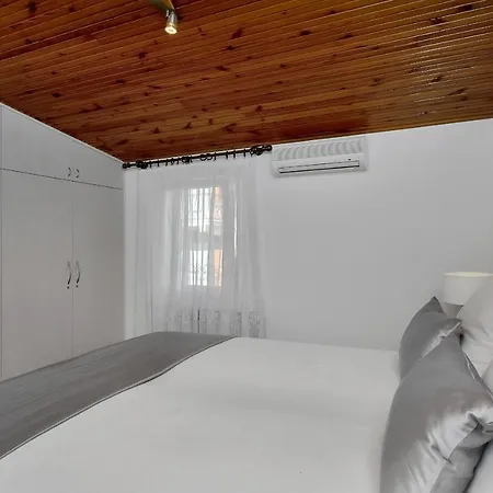 Apartment Cobrnic Tucepi