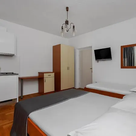 Cobrnic * Tučepi