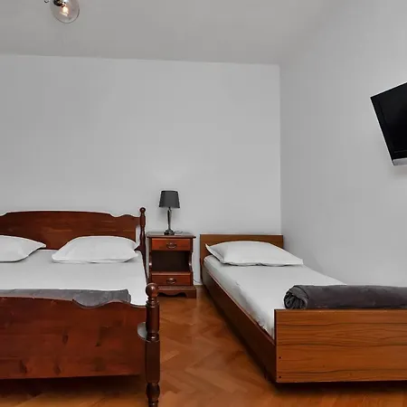 Cobrnic Apartment