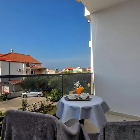 Cobrnic Tučepi