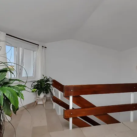 Cobrnic Apartment *